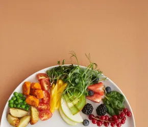 Des assiettes plus végétales pour une santé durable en restauration collective