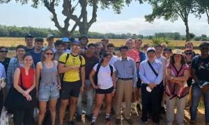 Visite au Domaine du Chapitre à Villeneuve-lès-Maguelone avec les délégations d'Asie du Sud-Est et Elsa Ballini, professeure à l'Institut Agro Montpellier