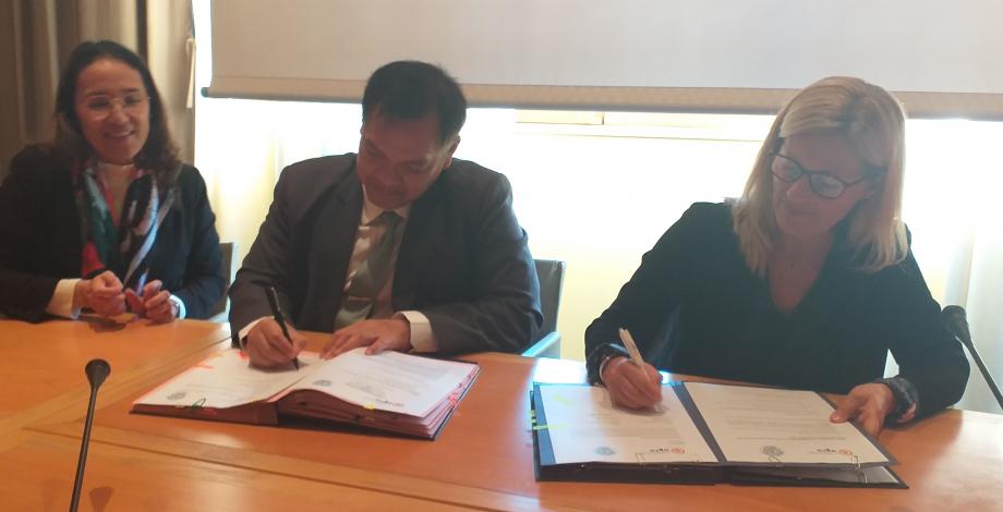 Signature des accords de coopération entre l'Université de Kasetsart et l'Institut Agro