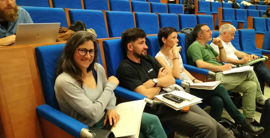 Les coachs concentrés sur les pitchs des étudiants