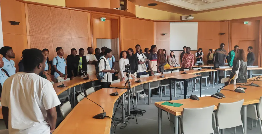 Passage obligé par la salle des conseils Paul Raynaud