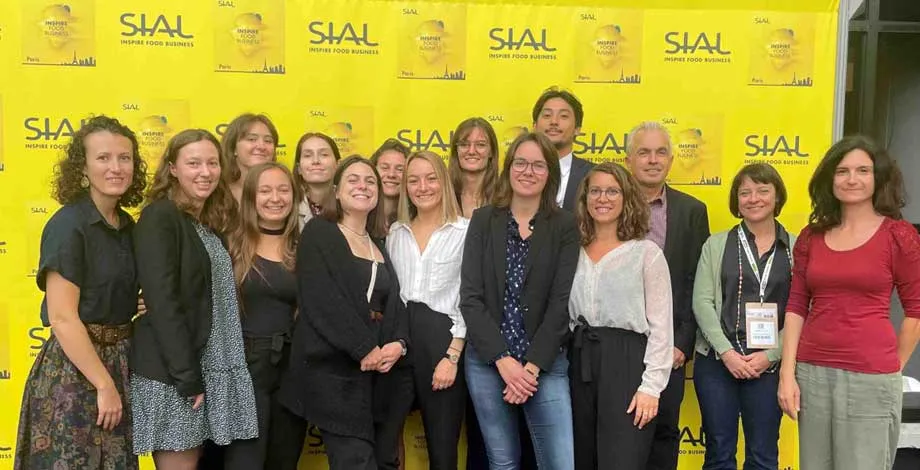 Promotion 2023 accompagnée de l’équipe pédagogique de l'option au Salon International de l’Alimentation à Paris